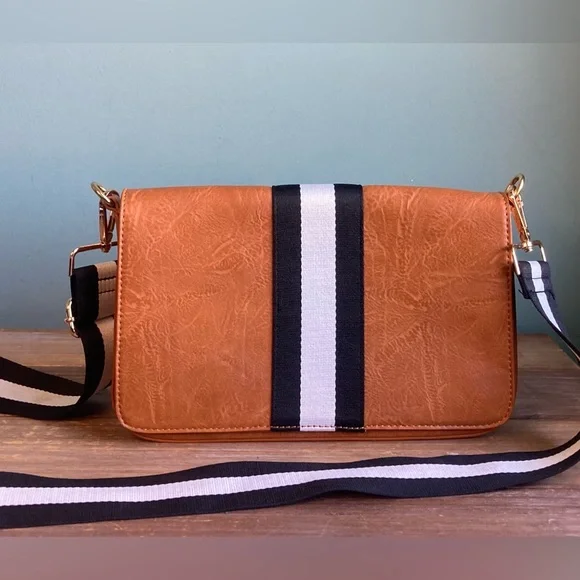 Social Threads x The Motherchic Vegan Leather Crossbody Bag - Picture 8 of 8